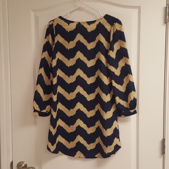 Charlotte Russe Navy Blue Tan Chevron Shift Tunic Dress - Picture 4 of 4